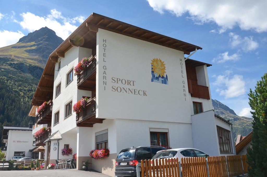Hotel Garni Sport Sonneck Galtuer Exterior photo